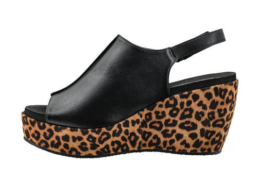 Corkys Footwear Women's Weekend Plans 3.25" Wedges